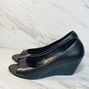 audrey brooke Women Wedge Open Toe Black Leather Size 7